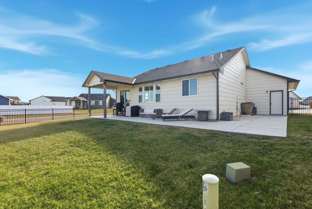 1702 N Kentucky Ln, Wichita, KS 67235