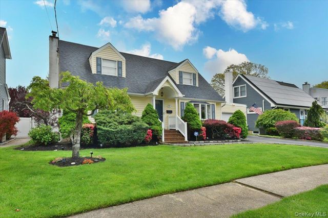 287 Charles Avenue, Massapequa Park, NY 11762