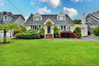 287 Charles Avenue, Massapequa Park, NY 11762