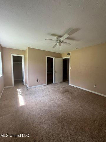 609 Briarcliff Circle, Jackson, MS 39212