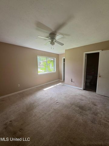 609 Briarcliff Circle, Jackson, MS 39212