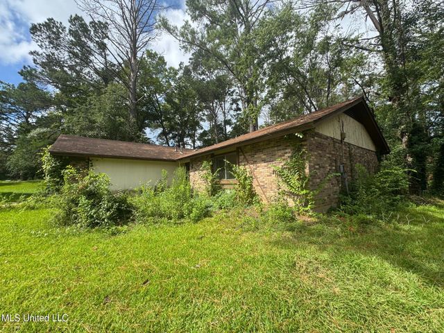 609 Briarcliff Circle, Jackson, MS 39212