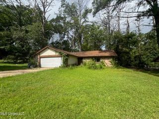 609 Briarcliff Circle, Jackson, MS 39212