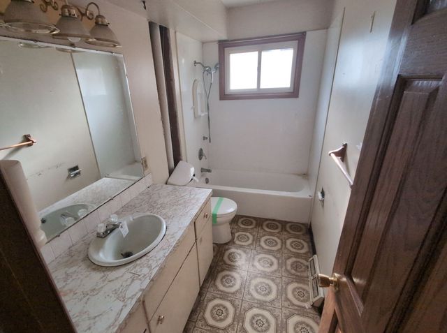 313 SW State Street, Ankeny, IA 50023