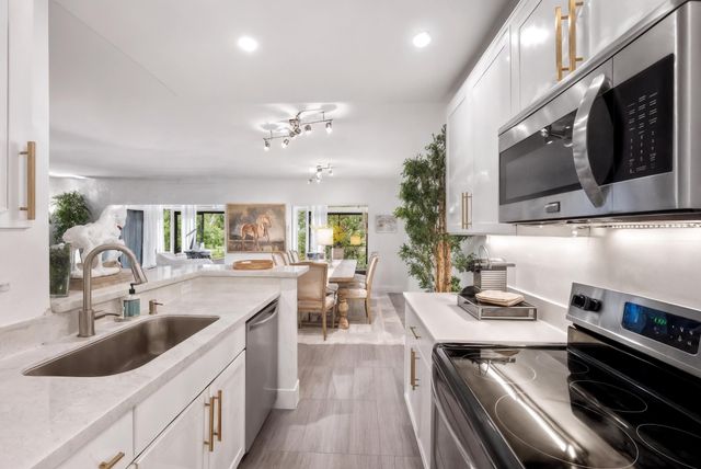 11397 Pond View Drive E103, Wellington, FL 33414