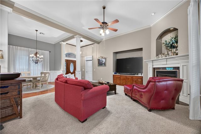 24 Granshire Drive, Bella Vista, AR 72714