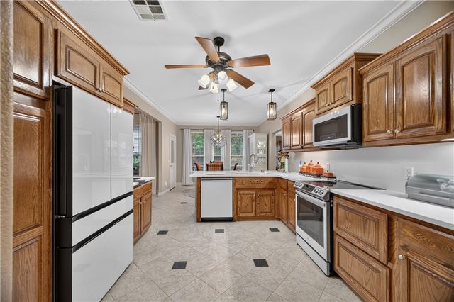 24 Granshire Drive, Bella Vista, AR 72714