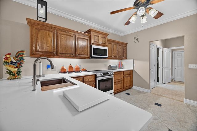 24 Granshire Drive, Bella Vista, AR 72714