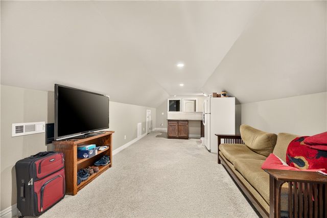 24 Granshire Drive, Bella Vista, AR 72714