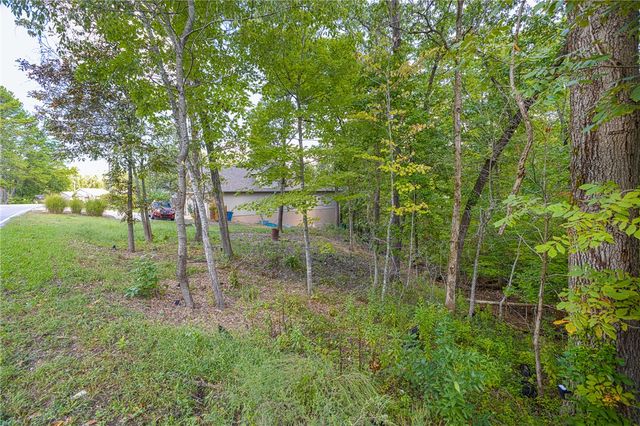 24 Granshire Drive, Bella Vista, AR 72714