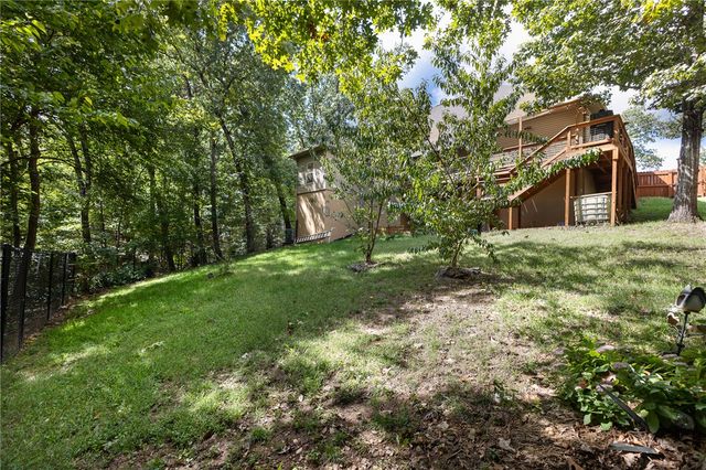 24 Granshire Drive, Bella Vista, AR 72714