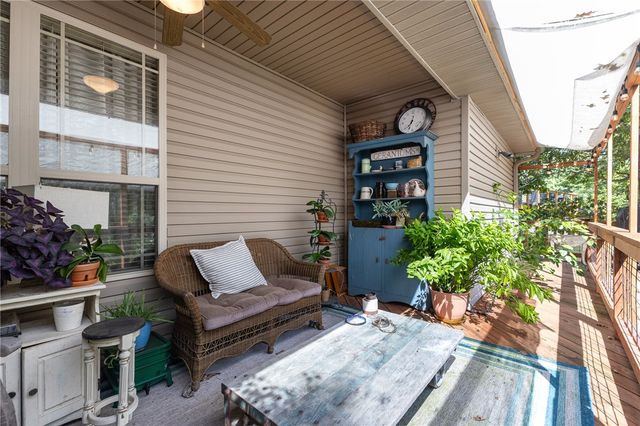 24 Granshire Drive, Bella Vista, AR 72714