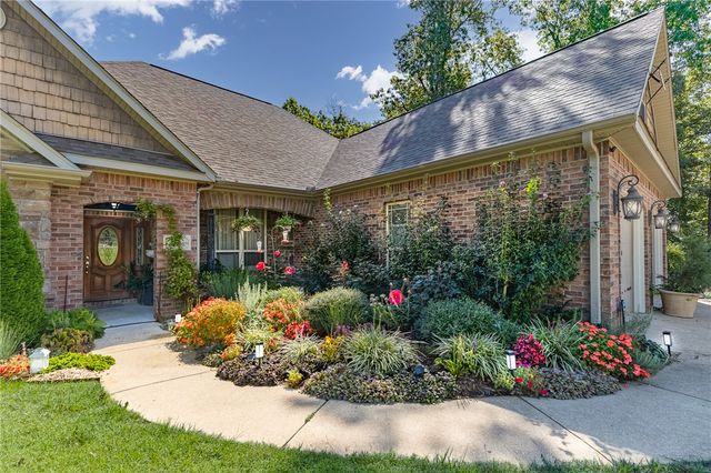 24 Granshire Drive, Bella Vista, AR 72714