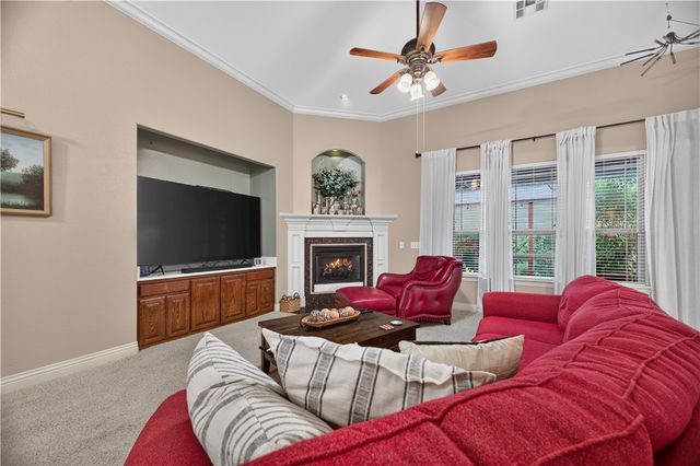 24 Granshire Drive, Bella Vista, AR 72714