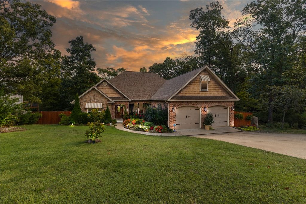 24 Granshire Drive, Bella Vista, AR 72714