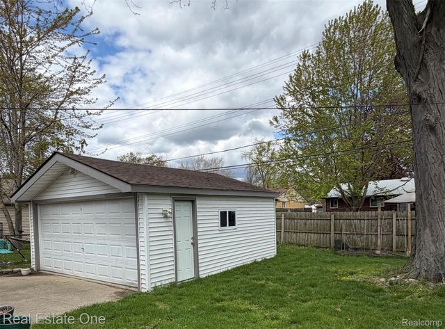 11339 Delvin Drive, Sterling Heights, MI 48314