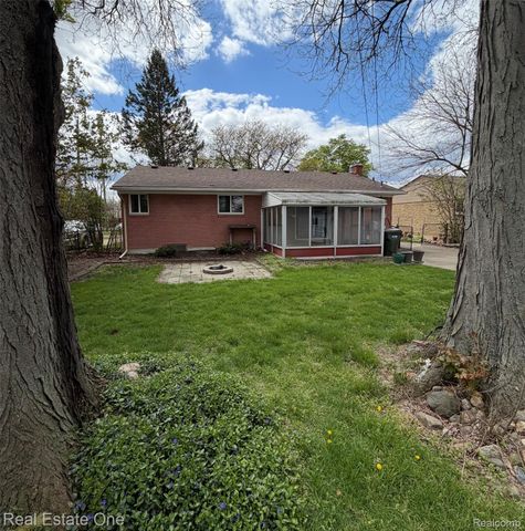 11339 Delvin Drive, Sterling Heights, MI 48314