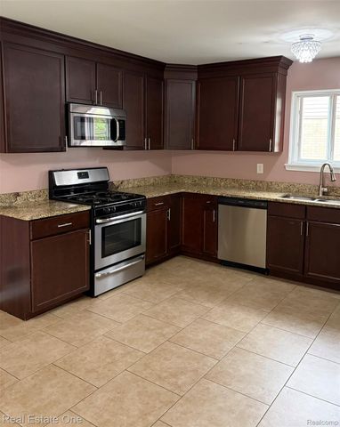 11339 Delvin Drive, Sterling Heights, MI 48314