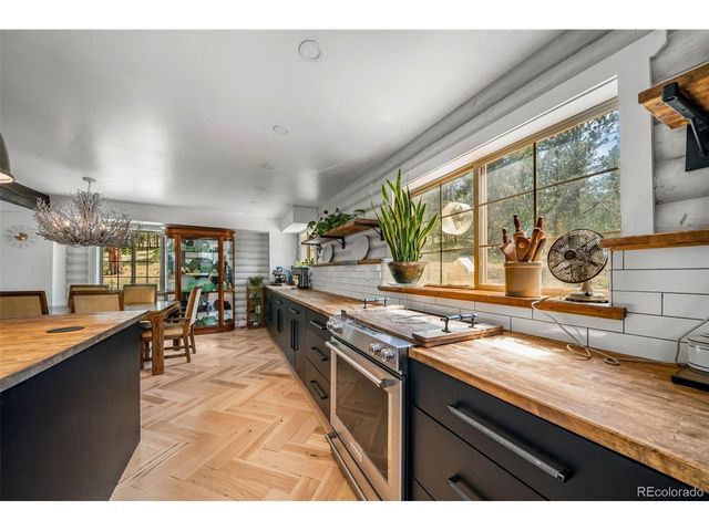 986 Apache Rd, Florissant, CO 80816