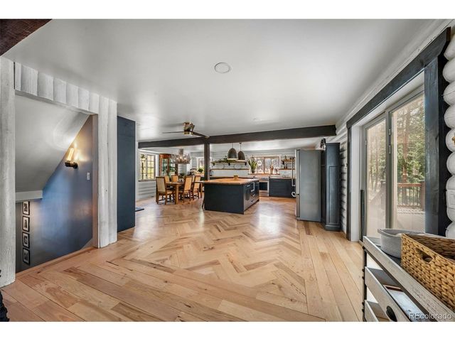 986 Apache Rd, Florissant, CO 80816