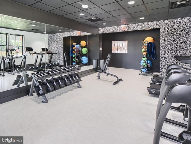 2234 COACH LIGHT LN, Lancaster, PA 17601