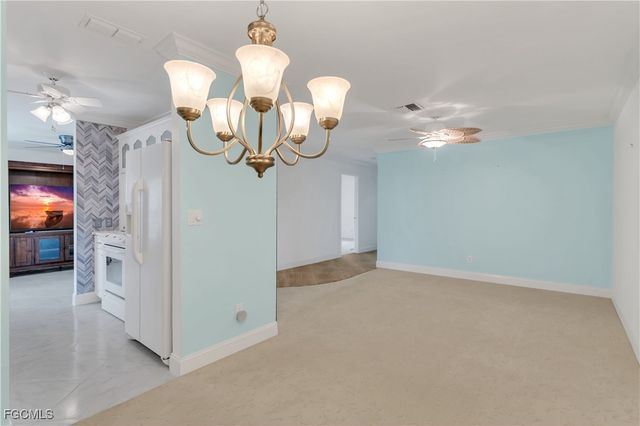 8382 Charter Club CIR 4, Fort Myers, FL 33919