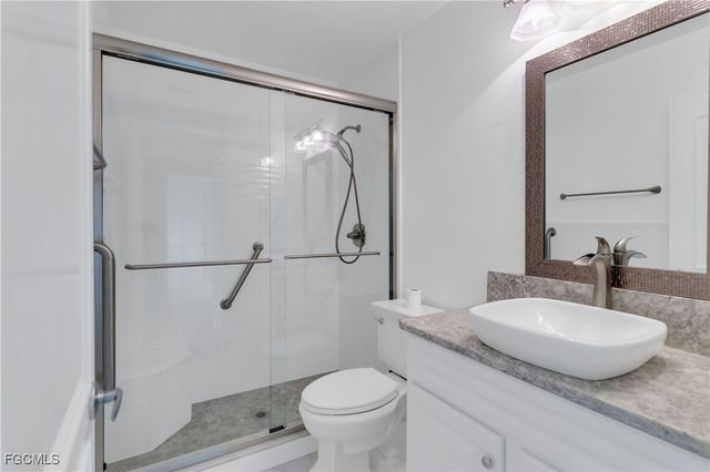 8382 Charter Club CIR 4, Fort Myers, FL 33919