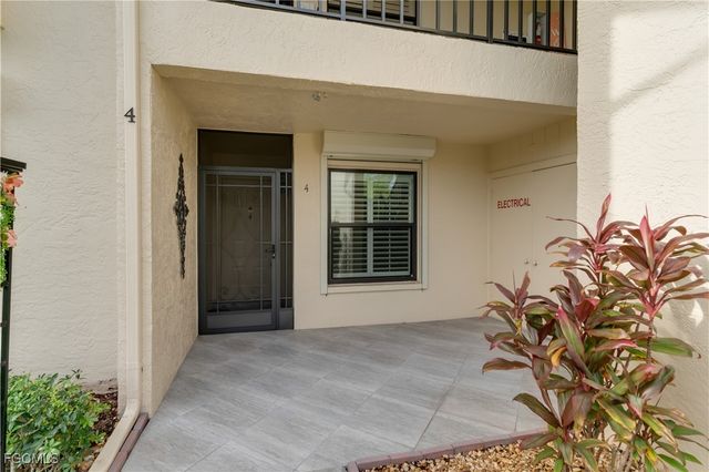 8382 Charter Club CIR 4, Fort Myers, FL 33919