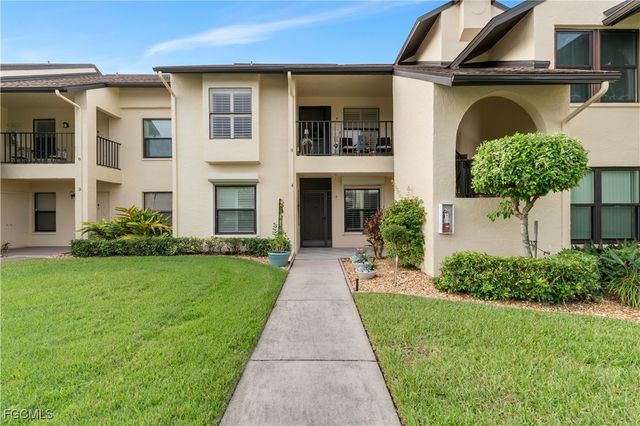 8382 Charter Club CIR 4, Fort Myers, FL 33919