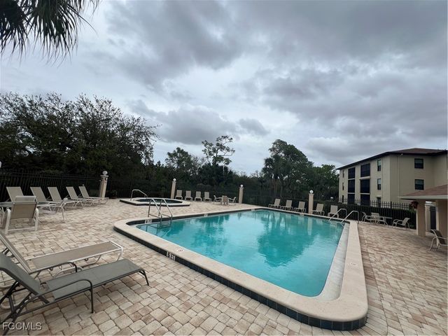 8382 Charter Club CIR 4, Fort Myers, FL 33919
