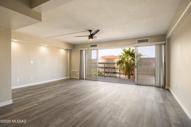 425 W Paseo Redondo Apt 5J, Tucson, AZ 85701