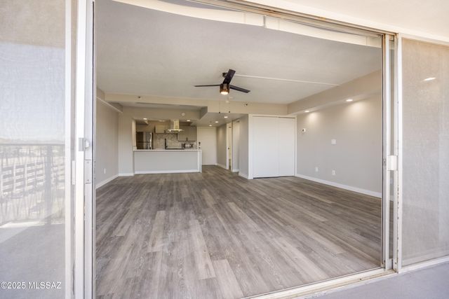 425 W Paseo Redondo Apt 5J, Tucson, AZ 85701