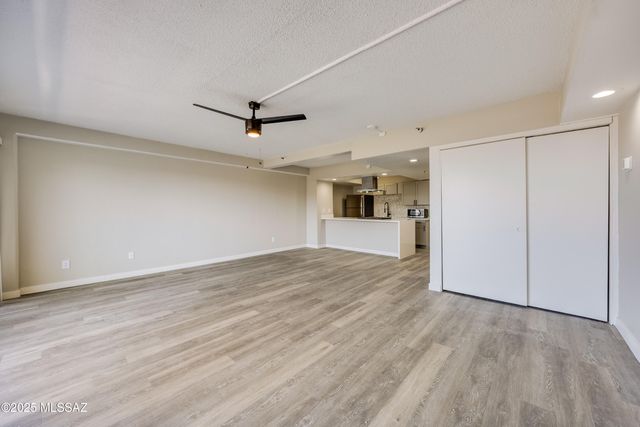 425 W Paseo Redondo Apt 5J, Tucson, AZ 85701