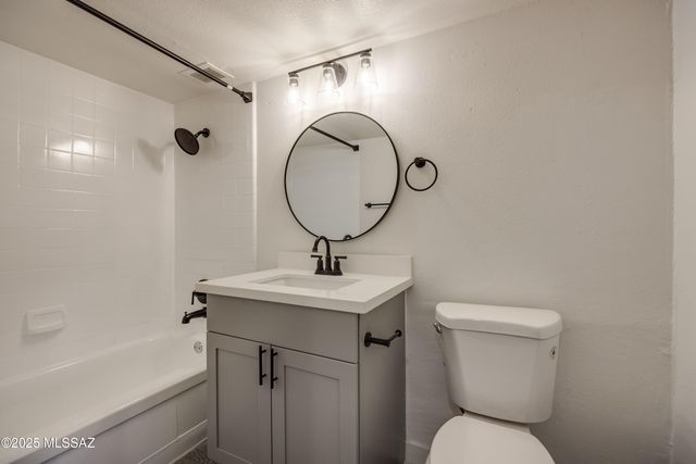 425 W Paseo Redondo Apt 5J, Tucson, AZ 85701