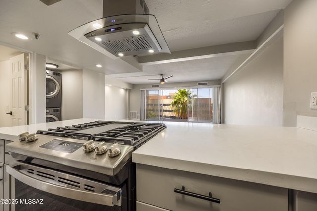 425 W Paseo Redondo Apt 5J, Tucson, AZ 85701