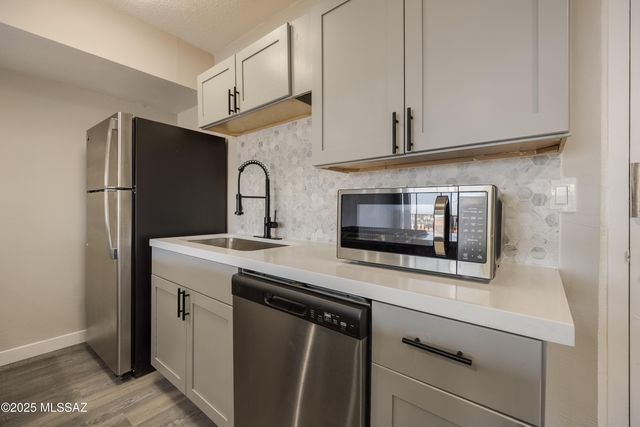 425 W Paseo Redondo Apt 5J, Tucson, AZ 85701