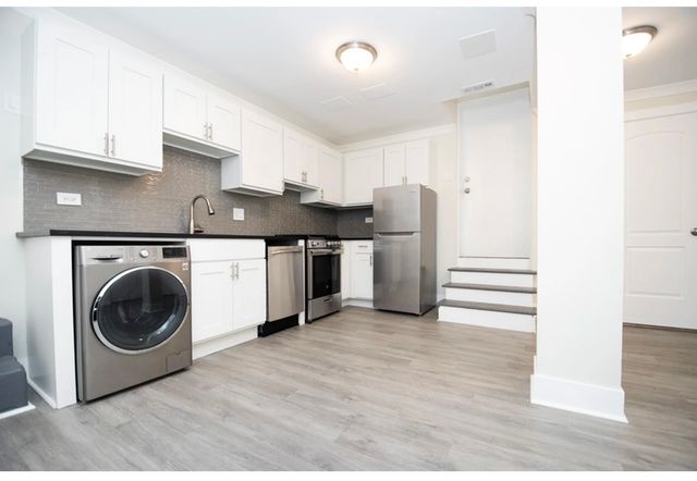 648.5 W Roscoe Street GD, Chicago, IL 60657