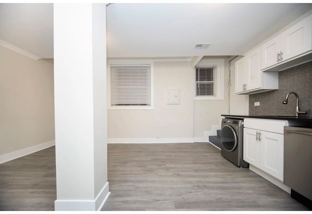 648.5 W Roscoe Street GD, Chicago, IL 60657