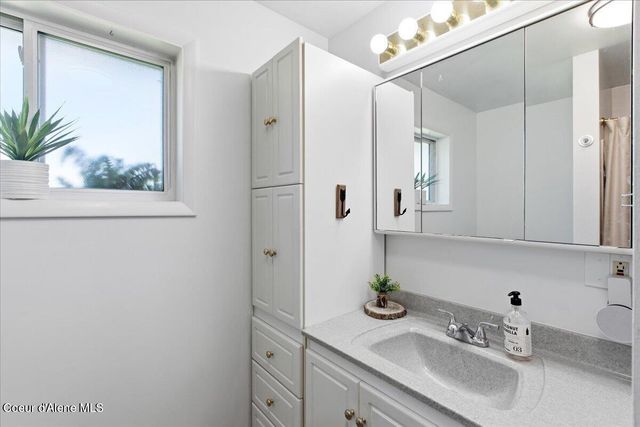 1724 E Hanley AVE, Dalton Gardens, ID 83815