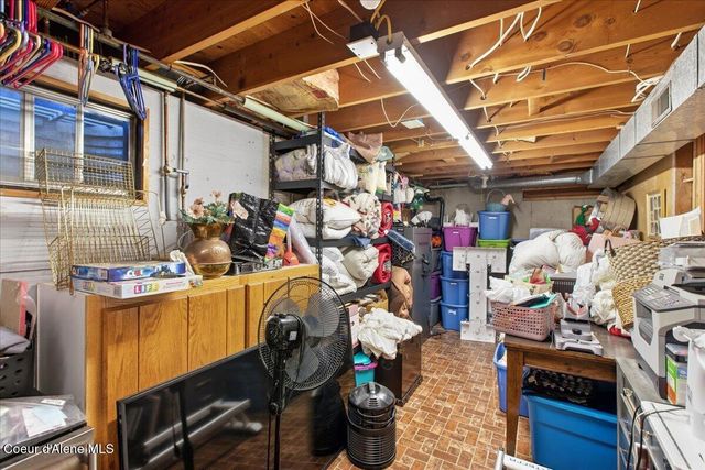 1724 E Hanley AVE, Dalton Gardens, ID 83815