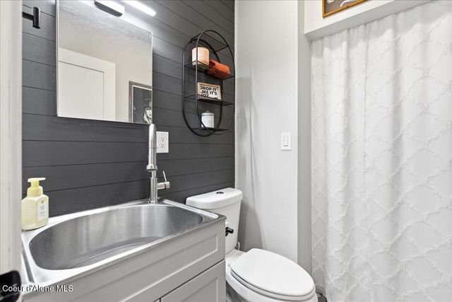1724 E Hanley AVE, Dalton Gardens, ID 83815
