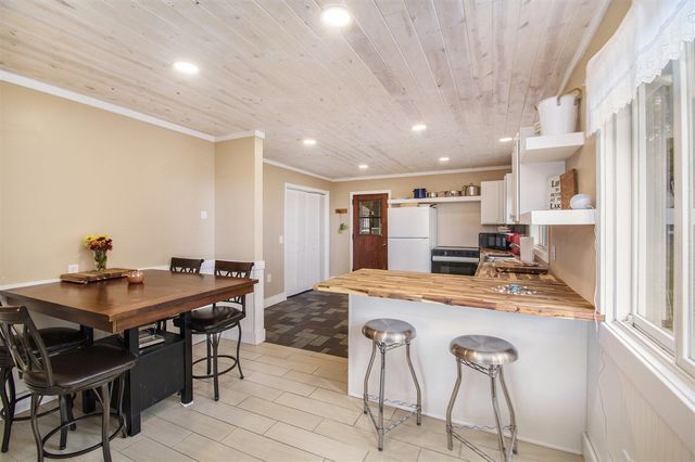 2013 N Scenic Drive, Muskegon, MI 49445