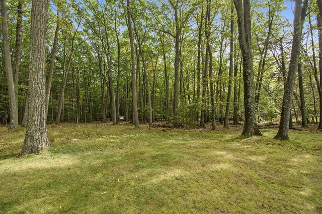 2013 N Scenic Drive, Muskegon, MI 49445