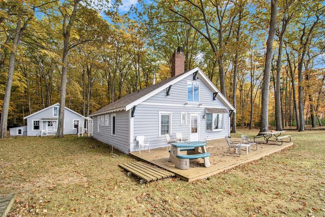 2013 N Scenic Drive, Muskegon, MI 49445
