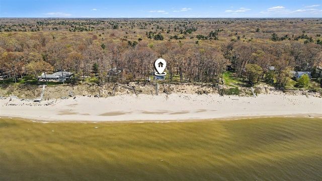 2013 N Scenic Drive, Muskegon, MI 49445