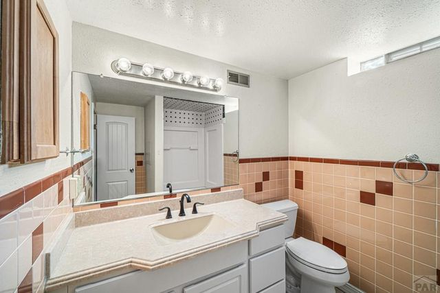 3514 St Clair Ave, Pueblo, CO 81005