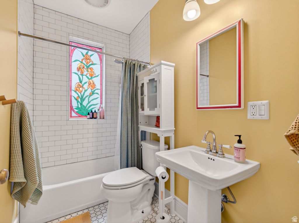 Image 18 of property listing at 767 S ROBERTA ST, Salt Lake City, UT 84111