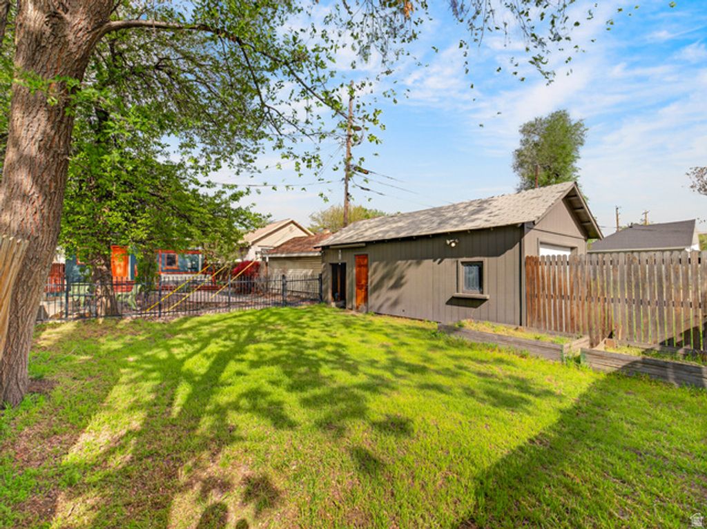 Image 45 of property listing at 767 S ROBERTA ST, Salt Lake City, UT 84111