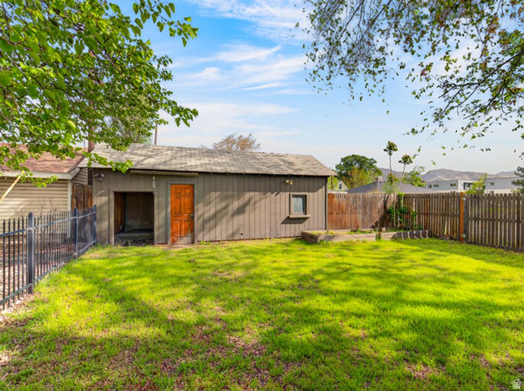 Image 46 of property listing at 767 S ROBERTA ST, Salt Lake City, UT 84111