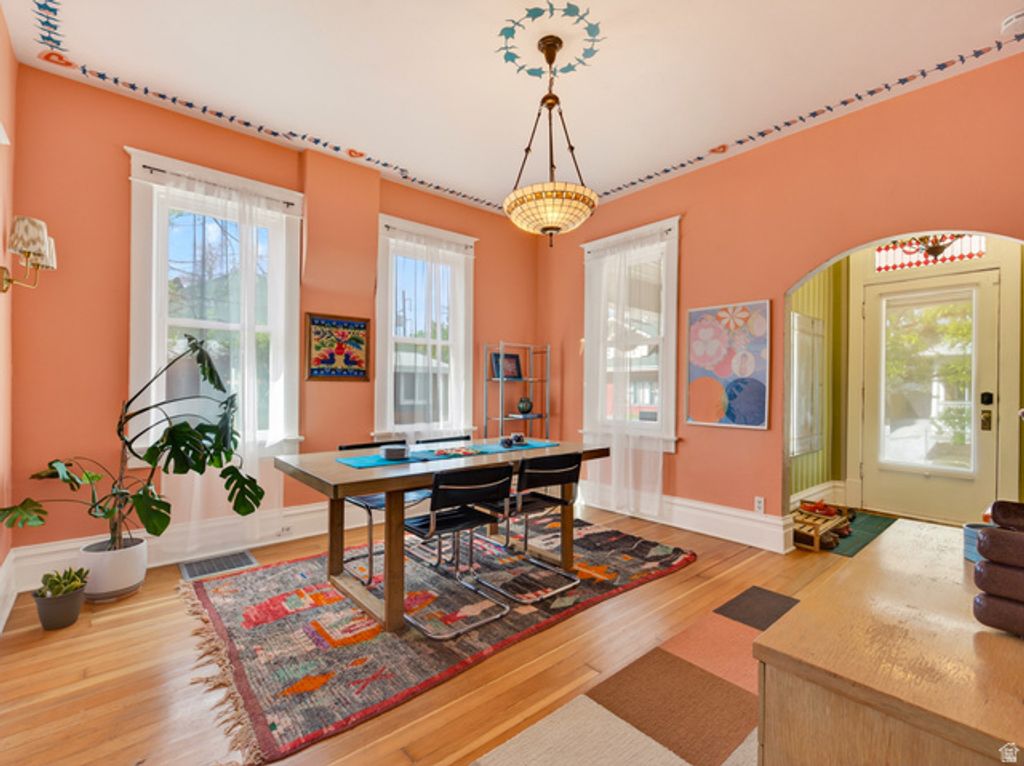 Image 9 of property listing at 767 S ROBERTA ST, Salt Lake City, UT 84111